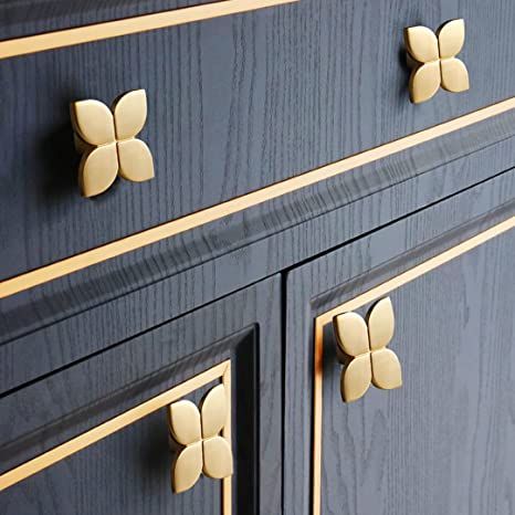 Flat Kitchen Cabinet Doors, Flat Kitchen Cabinets, Gold Dresser Knobs, Knobs For Dresser, Kitchen Drawer Handles, Dresser Kitchen, Gold Pulls, Silver Dresser, Dresser Drawer Handles