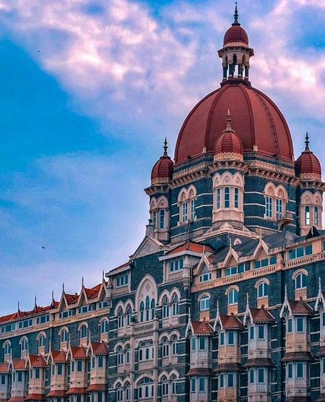 Taj Mahal Palace Hotel Mumbai, Travel To India, Taj Hotel, Mumbai City, Architecture Landmark, Indian Architecture, Healthy Lifestyle Motivation, Palace Hotel