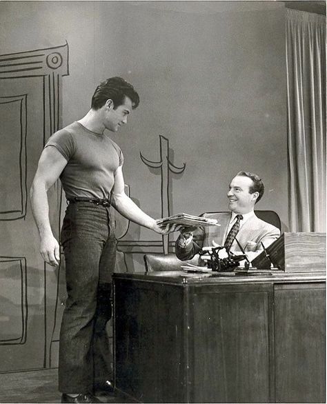 Steve Reeves on the Ralph Edwards Show, 1952. Stock Poses, Vintage Muscle Men, 50s Clothing, Old Bodybuilder, Classic Physique, Vintage Hollywood Stars, Steve Reeves, Photos Rares, Lgbt History