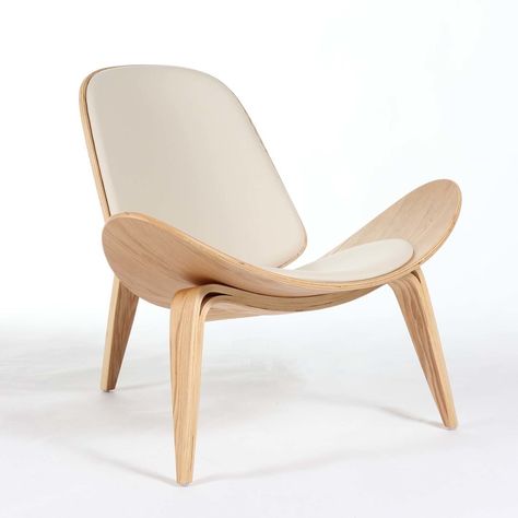 Hans Wegner Shell Style Chair in White  light oak finish Hans Wegner Furniture, Hans Wegner Shell Chair, Geometric Chair, Egg Chairs, Jewellery Traditional, Mid Century Modern Lounge Chairs, Mid Century Lounge Chairs, Futuristic Furniture, Nate Berkus