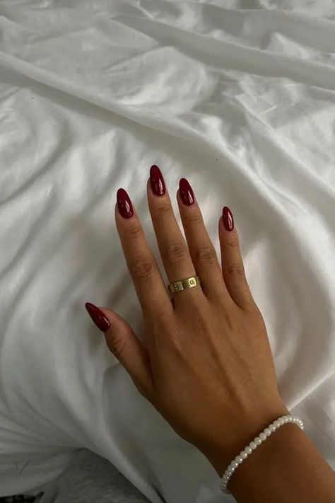 Dark and Elegant: 23 Fall Nails Ideas Cherry Wine Nails, Red Summer Nails, Red Chrome Nails, Red Gel Nails, Wine Nails, Dark Red Nails, Red Nail Art, Red Acrylic Nails, Cherry Wine