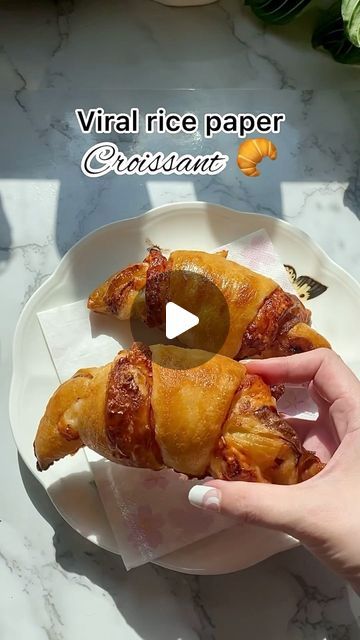 TIFF | Easy Recipes & Bento on Instagram: "The Viral Rice Paper Croissant but making it savory with ham and cheese! 🍖🧀🥐  What can’t rice paper do? I’m so impressed!  Ingredients: 50g melted butter 4 eggs 30g water Dash of salt 10 rice paper (5 each) Ham and cheese  #ricepaper #ricepaperhack #ricepapercroissant #croissant" Rice Paper Spring Rolls Air Fryer, Rice Paper Croissant Recipe, Sweet Rice Paper Rolls, Paper Rice Recipes, Rice Paper Sweet Recipes, Rice Paper Ideas, Rice Paper Croissant, Easy Rice Paper Recipes, Recipes With Rice Paper