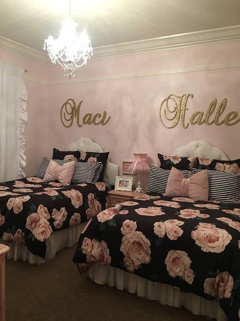 Girl Bedrooms, Shared Girls Room, Nursery Girl, Shared Bedroom, Cute Bedroom Ideas, Wall Letters, Dekorasi Kamar Tidur, Girl Bedroom Designs