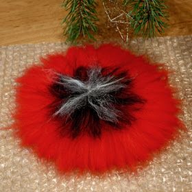 Felted Poppy, Make A Poppy, Cross Stitch Food, Stitch Food, Poppy Tutorial, Wet Felting Tutorial, Crochet Cross Stitch, Felt Flower Tutorial, Zipper Flowers