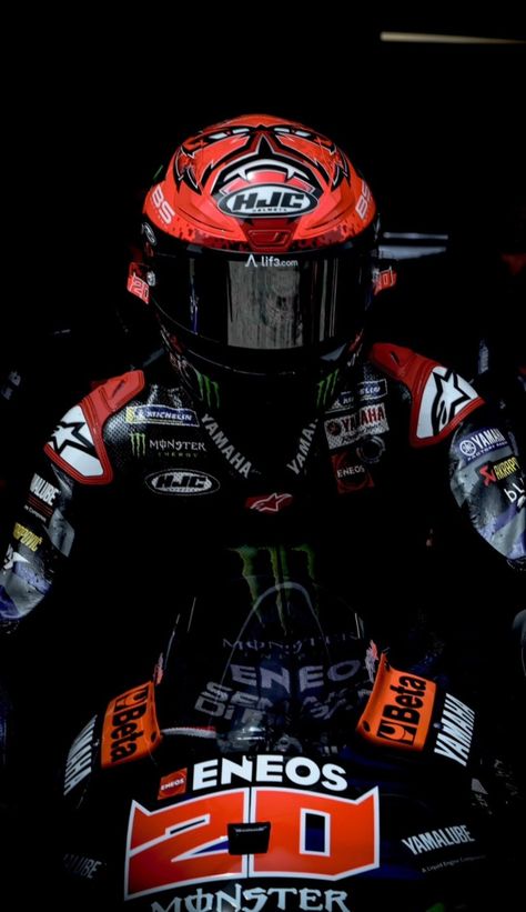 Moto Wallpapers, Motogp Valentino Rossi, Yamaha Motogp, Image Moto, Motorcross Bike, Bike Drawing, Bike Pictures, Bike Aesthetic, Motorcycle Photography