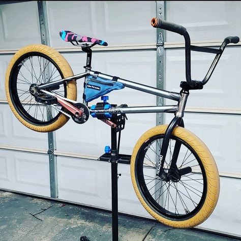 Mixture of a lot of good parts #primo #federal #merritt #Sunday #dmr #stranger #ftl #colony #cult #demolition Sunday Bmx, Bmx Bikes, Stunning Wallpapers, Bmx, Auburn, Bike, Humor, Quick Saves, Humour