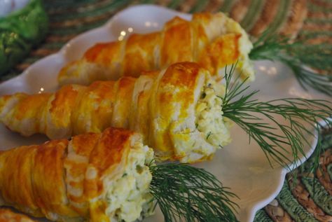 Mennonite Girls Can Cook: Puff Pastry Savoury Easter 'Carrots' Pastry Horns, Savory Puff Pastry, Mennonite Girls Can Cook, Easter Food Appetizers, Carrot Cream, Carrot Patch, Puff Pastry Filling, Easter Appetizers, Orange Food Coloring