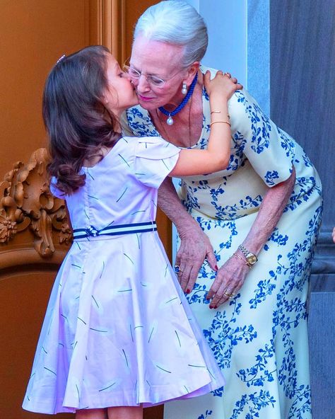 Princess Athena of Denmark (7 years old) giving her grandma Queen Margrethe a kiss June 7, 2019. Princess Athena Of Denmark, Marie Of Denmark, Prince Frederick, Princess Marie Of Denmark, Danish Royalty, Queen Margrethe Ii, Danish Royal Family