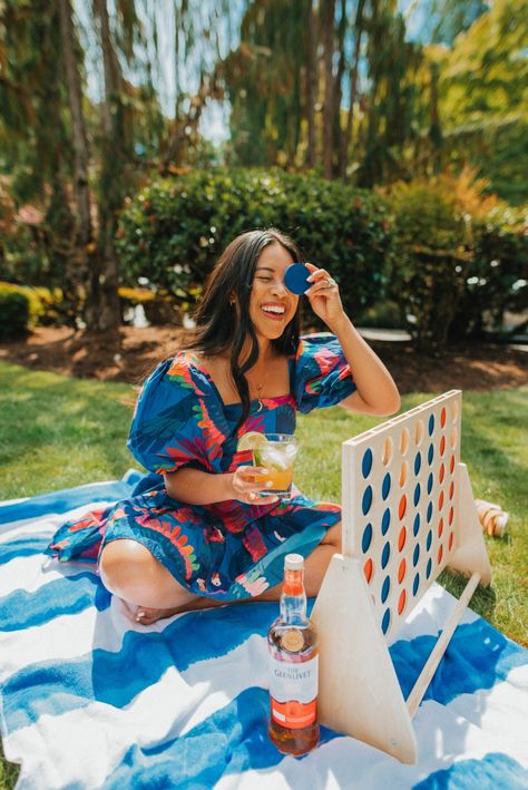 Summer Campaign Fashion, Cute Summer Photos, Summer Photo Shoot Ideas, Summer Photo Shoots, Summer Props, Giant Connect Four, Summer Photo Shoot, Poses Summer, Backyard Summer