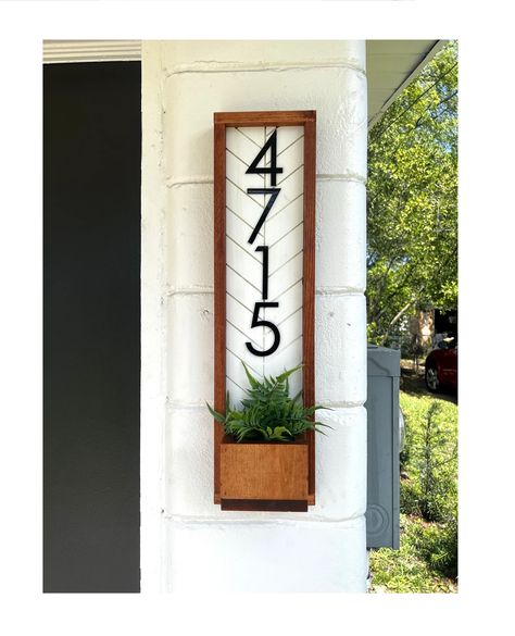 House Address Ideas, Vertical House, Modern House Numbers Sign, House Numbers Diy, Modern House Numbers, Address Signs, Modern House Number, House Number Plaque, Permanent Residence