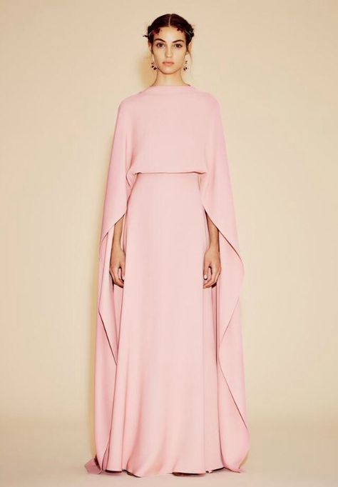 Valentino SS16 Estilo Hijab, Gown Elegant, Evening Dresses Online, Dress Wedding Guest, Elegant Dresses Classy, Cheap Evening Dresses, Valentino Women, Muslim Fashion Dress, فستان سهرة