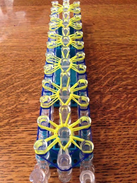 Rainbow Loom Patterns Bracelets, Flower Rainbow Loom, Bandaloom Bracelets Tutorials, Rainbow Loom Bracelets Patterns Easy, Rainbow Loom Patterns Step By Step Tutorials, Rubber Band Bracelet Ideas Loom Patterns, Rainbow Loom Patterns Step By Step, Rainbow Loom Step By Step, Rainbow Loom Tutorials Step By Step