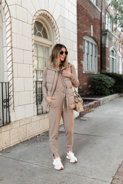 Cella Jane Outfit, Womens Tracksuit Outfit, Tracksuit Outfit Women, Casual Sporty Outfits, Cella Jane, Chique Outfit, New Balance Outfit, Tracksuit Outfit, Winter Fashion Outfits Casual