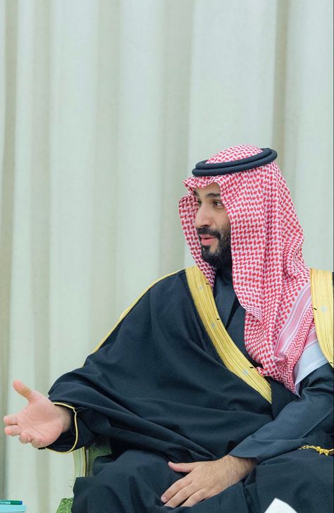 Mohamed Bin Salman, Ksa Saudi Arabia, Saudi Men, Saudi Arabia Flag, Bin Salman, Prince Mohammed, Cake Logo Design, King Abdullah, Castles Interior