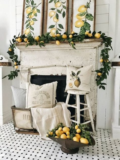 Summer Mantel Decorating Ideas, Summer Living Room Decor, Mantle Decorating, Farmhouse Summer Decor, Diy Summer Decor, Summer Mantel, Spring Mantle, Mantel Decorating, Vibeke Design