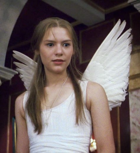 Movie Aesthetic Film, Romeo And Juliet Costumes, Romeo And Juliet 1996, Romeo Juliet 1996, Juliet 1996, Juliet Capulet, Aesthetic Film, Claire Danes, Movie Aesthetic