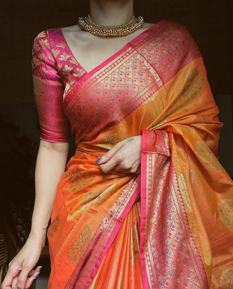 Margazhii® on Instagram: “#Styling” Kerala Saree Blouse Designs, Sarees For Girls, Simple Saree Designs, Lehenga Designs Simple, Traditional Blouse Designs, Orange Saree, Fashionable Saree Blouse Designs, Fancy Sarees Party Wear, Desi Fashion Casual