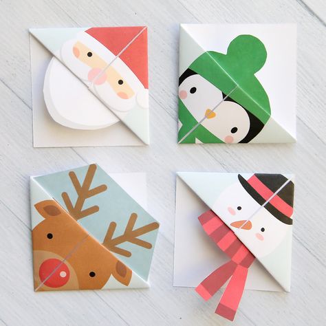 Print and fold origami bookmarks in five fun Christmas designs. Easy kids' craft - perfect for school Christmas parties. Click through to get the free printable templates! Origami Tattoo, Jul Diy, School Christmas Party, Origami Bookmarks, Origami Ball, Origami Bookmark, Christmas Bookmarks, Bookmark Craft, Kids Christmas Party