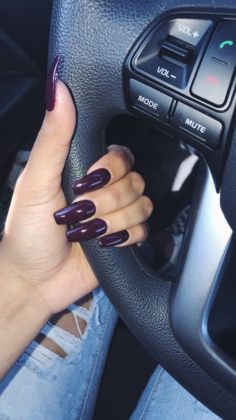 Burgundy Nail Art Designs, Burgundy Coffin Nails, Coffin Nails Fall, Dark Color Nails, Burgundy Nail Art, Nails Burgundy, Burgundy Nail Designs, Dark Purple Nails, Plum Nails