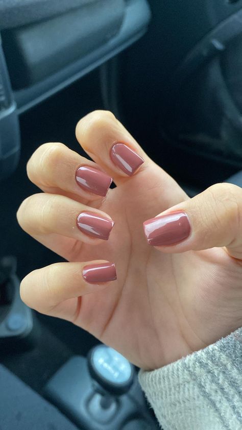 Solid Nail Colors Winter, Simple Acrylic Nails Solid, February Nails Solid Color, Simple Holiday Nails Square, Plain Holiday Nails, Acrylic Nails Solid Color Simple, Plain Coloured Nails, Solid Colour Acrylic Nails, February Nails Ideas Simple