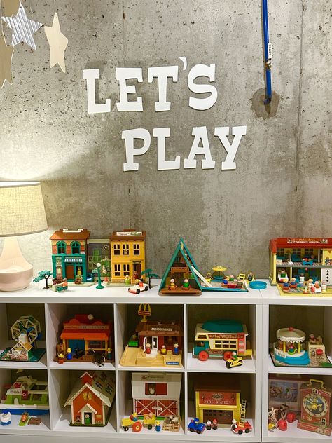 Little People Storage Ideas Fisher Price, Vintage Toy Display, Vintage Playroom, Toy Collection Display, Grandkids Room, Boys Play, Vintage Fisher Price Toys, Kids Rooms Inspo, Fisher Price Baby