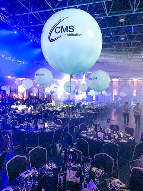 Corporate Event Centerpieces, Corporative Events, Corporate Gala, Ceiling Balloons, Corporate Anniversary, Gala Decorations, Arch Designs, Corporate Dinner, Corporate Events Decoration