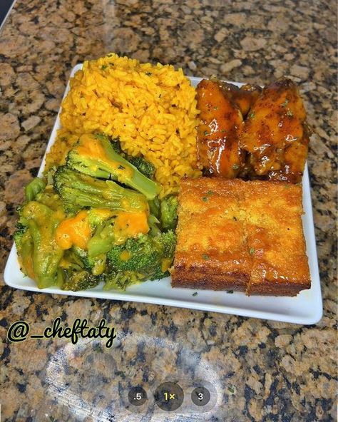 Wing Dinner Meals, Chicken Wings Dinner Ideas Meals, Homemade Yellow Rice, Chicken Wing Side Dishes, Bbq Baked Chicken, Boil Rice, Healty Meals, Cooking Soul Food, Yellow Rice Recipes