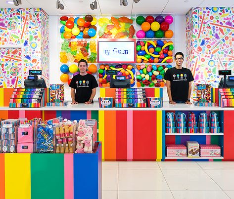 Candy Shop Design, Sweet Shop Design, Dylan Lauren, Candy Store Design, Candy Store Display, Kids Clothing Store Design, Gift Shop Interiors, Candy Room, Event Booth Design