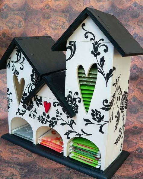 Tea Box, Tea House, Little Houses, Diy Projects To Try, Birdhouse, Tea Bag, Bird House, Fun Crafts, Wood Crafts