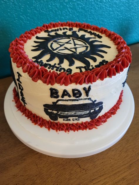 Supernatural Party Theme, Supernatural Wedding Cake, Supernatural Birthday Cake Ideas, Supernatural Cake Ideas, Supernatural Happy Birthday, Supernatural Cake, Cake Easy, Supernatural Memes, Sweet 16 Parties