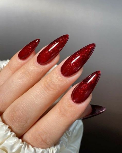 Red Sparkle Nails, Red Sparkly Nails, Nail Vibes, Red Nails Glitter, Unghie Sfumate, Kutek Disney, Red Acrylic Nails, Studded Nails, Almond Nails Designs