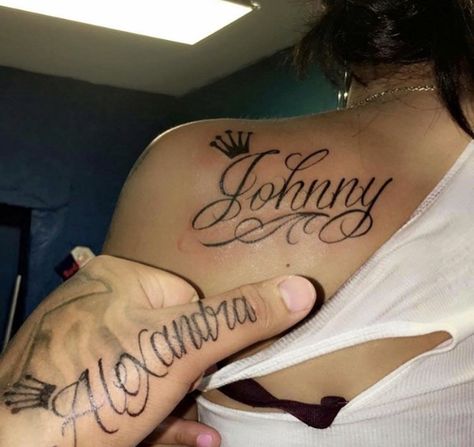 Shoulder Name Tattoo, Matching Relationship Tattoos, Couple Name Tattoos, Name Tattoo On Hand, Girlfriend Tattoos, Small Dope Tattoos, Names Tattoos For Men, Cute Couple Tattoos, Small Couple Tattoos