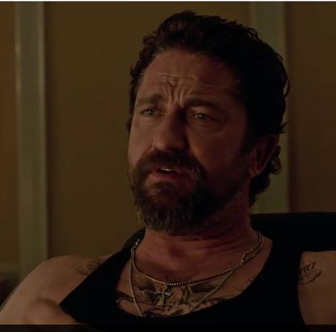 Den of Thieves ♥ ♥ Den Of Thieves Gerard Butler, Gerard Butler Den Of Thieves, Den Of Thieves, Gerald Butler, Gerard Bulter, Actor Gerard Butler, 300 Movie, Photography Men, Gods Of Egypt