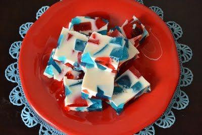 Stained Glass Jello Shots - A Dash of Megnut A Dash of Megnut Red White Blue Jello Desserts, Patriotic Jello Desserts, Stained Glass Jello Recipe, 4th Of July Jello Desserts, Blue Jello Salad, Finger Jello Recipe, Red White Blue Jello, Stained Glass Jello, Southern Potluck