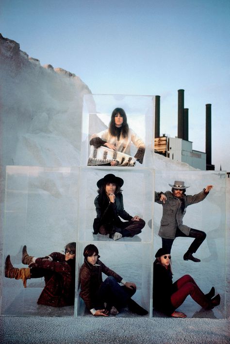 Art Kane's photographs of 60s music greats – in pictures. JEFFERSON AIRPLANE  ‘This isn’t a desert: it’s actually in New York City, across the river from the United Nations, in a gypsum factory. Lots of Art Kane’s pictures reflect flying – here he wanted to make Jefferson Airplane fly, so he had these plexiglass cubes custom-made.’ Art Kane, Life Magazine Covers, Morrison Hotel, Grace Slick, Jefferson Airplane, Rock Photography, 60s Music, Frank Zappa, New Rock