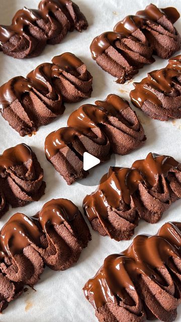 Shivesh Bhatia on Instagram: "Episode 17 of #NoOvenNoProblem ☀, a series where I make your favourite desserts at home WITHOUT an oven 💁🏻‍♂Nothing better than soft, melt-in-mouth chocolate butter cookies right? Made with a handful of ingredients, this no-oven version is just the way to satisfy those cookie cravings without much hassle 🥰🤌🏻

Comment COOKIES to get the full recipe in your DMs ❤️❤️

bake with shivesh, bake with shivesh, no oven, cookies, butter cookies, chocolate cookies, baking, eggless baking, eggless recipes, cake, desserts, quick recipes, yummy, quick cake recipe, august, yummy" Desserts At Home, Bake With Shivesh, Desserts Quick, Oven Recipe, Quick Cake, Eggless Recipes, Eggless Baking, Cookies Baking, Baking Goods