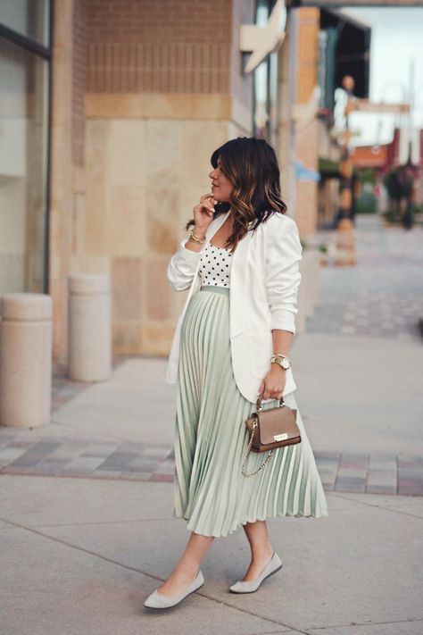 Conservative Maternity Outfits, Chic Summer Maternity Outfits, Cutest Maternity Outfits, Professional Maternity Outfits Work, Professional Pregnancy Outfits, Office Maternity Outfits, Pregnancy Dress Outfits, Pregnant Winter Outfits, Chic Maternity Outfits