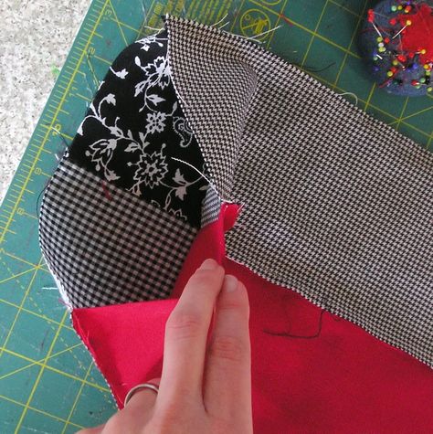 How to Make a Memory Quilt - HubPages Diy Memory Quilts From Clothes, How To Make A Memory Quilt, Memory Quilt Ideas Layout, Memory Blankets From Shirts, Memorial Quilts From Clothes, Memory Crafts From Clothes, Memory Quilts From Clothes, Easy Sewing Ideas, Cut Up Shirts