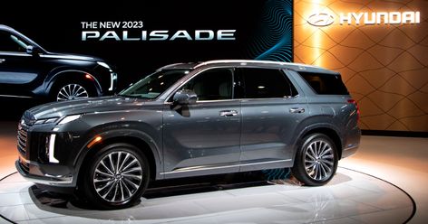 It’s only been on sale since 2019, but the popular Hyundai Palisade gets a cosmetic refresh, a new rugged-looking new XRT trim and enhanced in-car tech. Hyundai Palisade 2023, 2023 Hyundai Palisade, Hyundai Palisade, Hyundai Veloster, Vision Board Manifestation, Rugged Look, Roof Rails, Door Trims, Hyundai Sonata