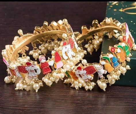 Rajputi Wedding, Rajasthani Bangles, Rajput Jewellery, Rajasthani Jewellery, Bridal Makeup Videos, Rajasthani Bride, Pretty Dresses Casual, Bridal Anklet, Rajputi Jewellery