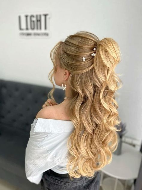 Prom Ponytail Hairstyles, Hairstyle For Prom, Cute Prom Hairstyles, Pony Hairstyles, Hairstyles For Prom, Prom Pony Tail, Ponytail Hairstyle, Simple Prom Hair, Curly Bob Hairstyles