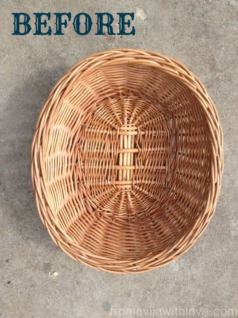 Oval Basket Decor Ideas, How To Paint A Basket, Decorating Baskets Ideas, What To Put In Baskets For Decor, Upcycle Baskets, Baskets Ideas Decorative, Painting Wicker Baskets, Ideas For Gift Baskets, Decorating With Baskets