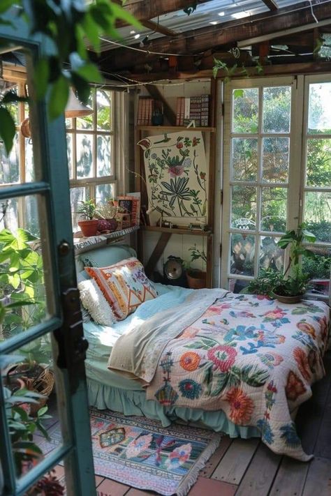 Shed Bedroom, Garden Shed Interiors, Garden Shed Ideas, Artistic Room, Dream House Aesthetic, Caravan Home, Shed Ideas, Home Greenhouse, Cottage Interiors