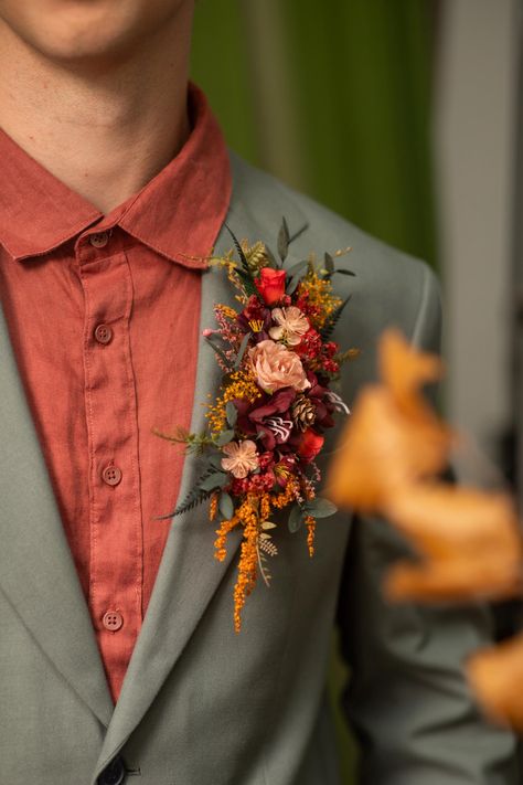 Autumn rustic pocket boutonniere - big brooch design  The flower pocket boutonniere is made of artificial, preserved material and other arranging material.  When stored in dry and dark place, our products last 10-15 years. We can also make you other matching accessories. Please message me for more information. :) Photo: Michaela durisova photography Model: stalker agency ---------------------------------------------------------------- SHIPPING INFO FOR EU ORDERS: Standard shipping: Your package Dry Flower Boutonniere, Boutinerre Groom, Men’s Wedding Boutineer, Fun Boutonniere, Fall Boutineer, Pocket Corsage, Large Boutonniere, Men Corsage, Lapel Boutonniere