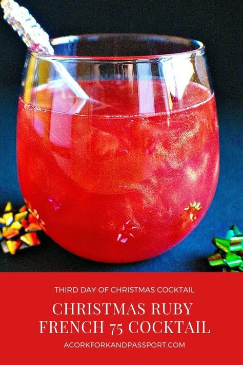 Christmas Ruby French 75 Cocktail | Bergamot-infused pomegranate juice, gin, and champagne, swirled with glitter for a shimmery cocktail.    via @CorkForkPassprt #Christmascocktails #TwelveDaysofChristmascocktail #cocktailrecipes Christmas French 75, Christmas Cocktails Vodka, Shimmery Cocktail, Christmas Vodka, Chocolate Straws, Holiday Margaritas, Edible Glitter Dust, French 75 Cocktail, Holidays Recipes