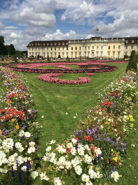 SCHLOSS. LUDWIGSBURG We Fall In Love, Palace, Castle, Germany, House Styles, Building, Travel, Stuttgart