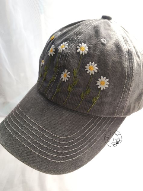 Embroidery On Baseball Caps, Trendy Embroidered Baseball Cap For Summer, Embroidered Baseball Cap For Spring, Hand Embroidery Daisy, Floral Embroidered Baseball Cap, Painted Caps, Embroidery Daisy, Embroidered Flower Baseball Cap, One Size, Bee Hat