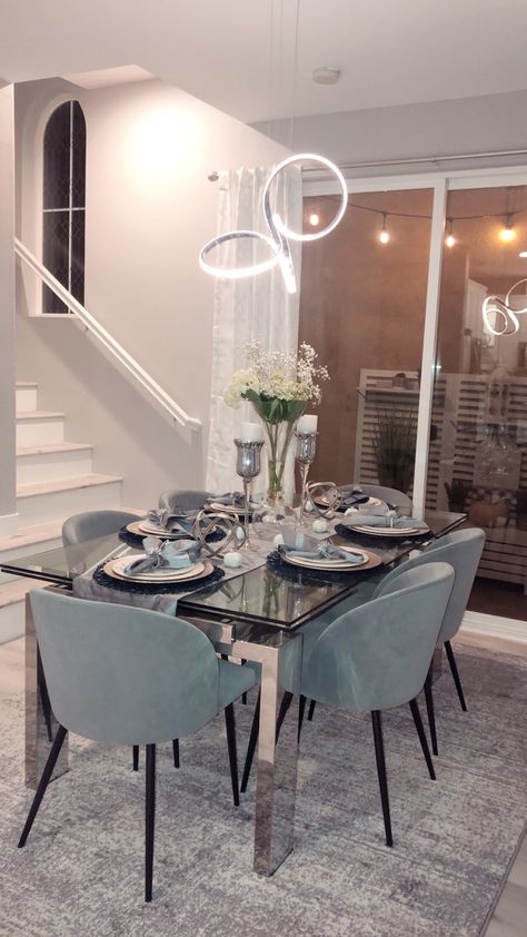 Chairs With Glass Dining Table, Glass Dining Table Aesthetic, Clear Dining Table Decor, Glass Dining Room Table Decor Rectangle, Glass Dining Table Decor Rectangular, Glass Dinner Table, Glass Table Dining, Clear Dining Table, Glass Dining Table Decor