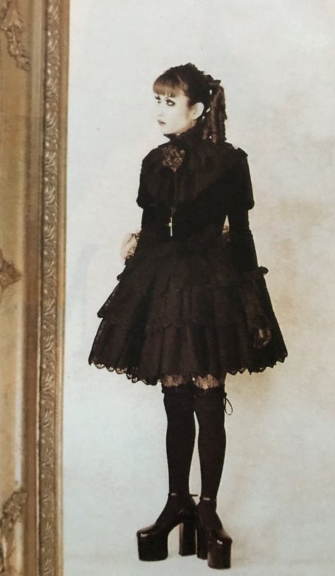 Gothic Romance Fashion, Dark Lolíta Outfit, Japanese Goth Fashion, Visual Kei Fashion, Goth Harajuku, Estilo Harajuku, Malice Mizer, Kei Visual, Kei Fashion