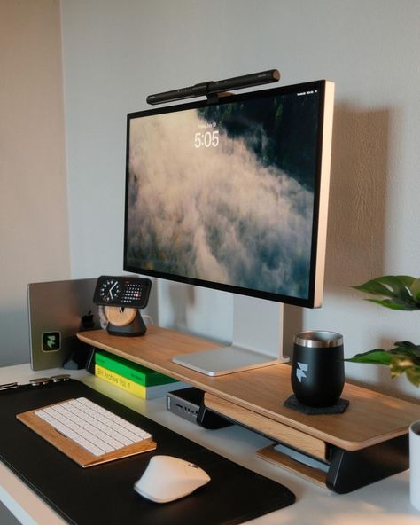 Simple setup by @designedbypaul || All product links are in bio 🏷 || Tag or Send us to be uploaded - Follow @itsworkflow - #setups #m1mac #setupinformation #macsetup #setup #workflow #isetups #itsworkflow #desksetup #officevibes #workspace #workspaceinspo #deskdecor #setupwars #plannersetup #dreamdesk #designerdesk #smarthome #homekit #WorkFromHome #wfhsetup #minimalsetup Mac Mini Setup, Minimal Desk Setup, Workstations Design, Cozy Workspace, Mac Setup, Minimalist Home Office, Dream Desk, Computer Desk Setup, Desk Setups